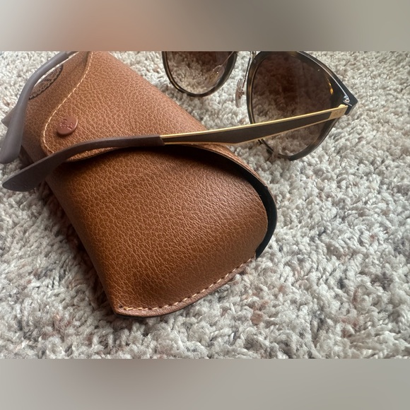 Ray-Ban Sunglasses - Picture 6 of 8